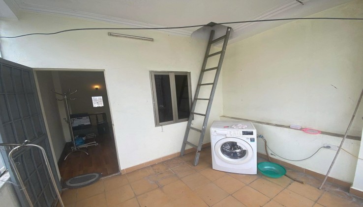 Cho thuê nhà nguyên căn ngõ 327 Trần Đại Nghĩa, 4 tầng, 30m2, 2 ngủ, chỉ 9tr - Full nội thất